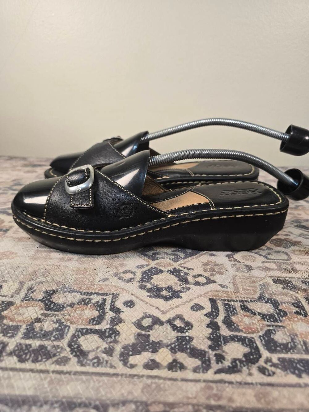 Born Womens Black Leather Slide Sandals Stacked Heels Size 9